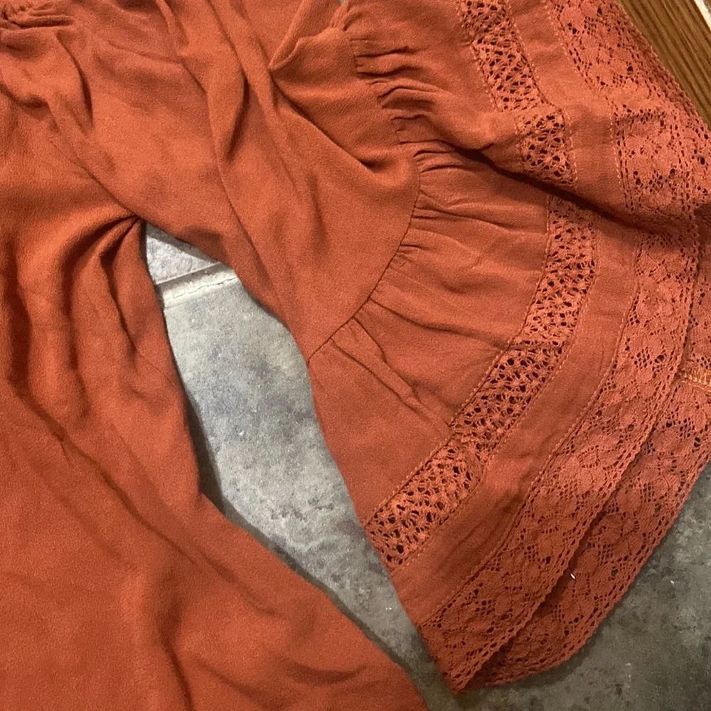 Rust colored blouse - Picture 2 of 2